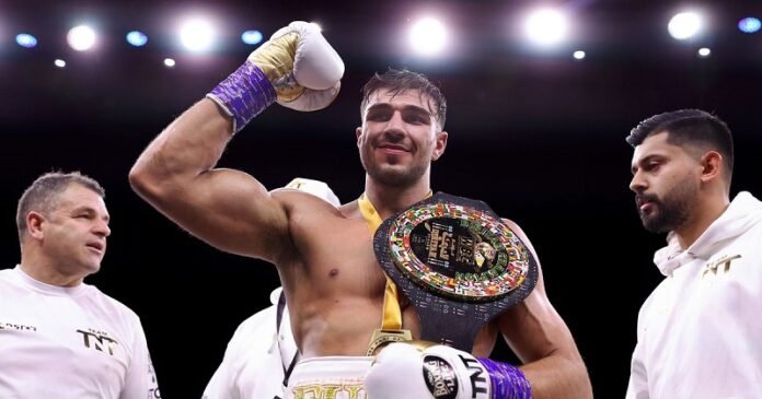 Tommy Fury (right) handed Jake Paul the first loss of his career on Sunday night in Saudi Arabia. (Francois Nel/Getty Images)